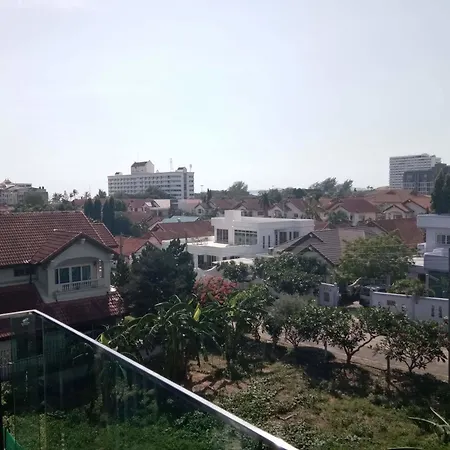 Acqua Condominium